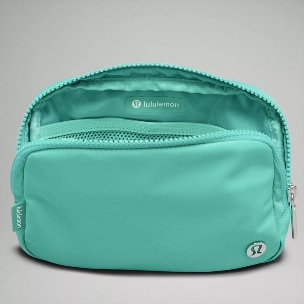 LULULEMON EVERYWHERE CROSSBODY BELT BAG EUC - Picture 4 of 9